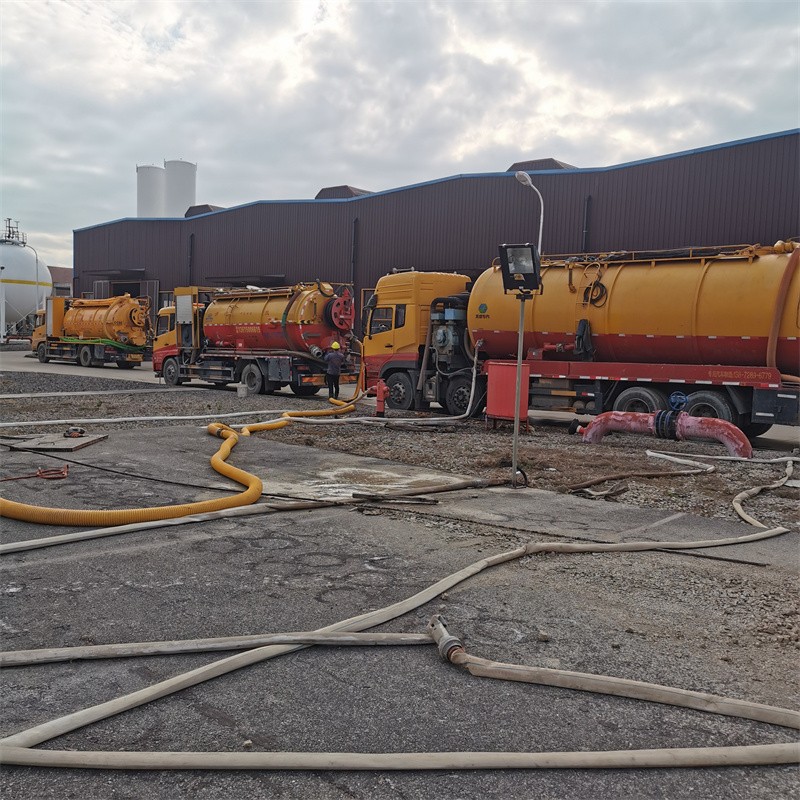 毛嘴镇污水池清理