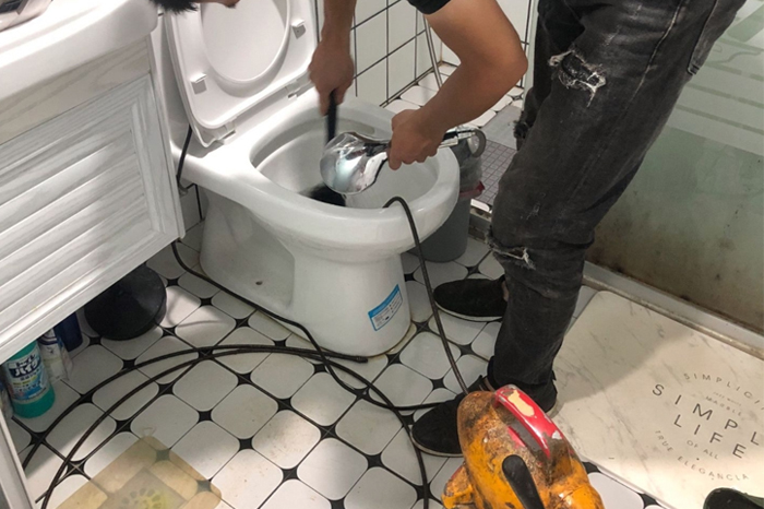 毛嘴镇马桶堵塞自己疏通还是找师傅？专业上门服务让你省时更省心